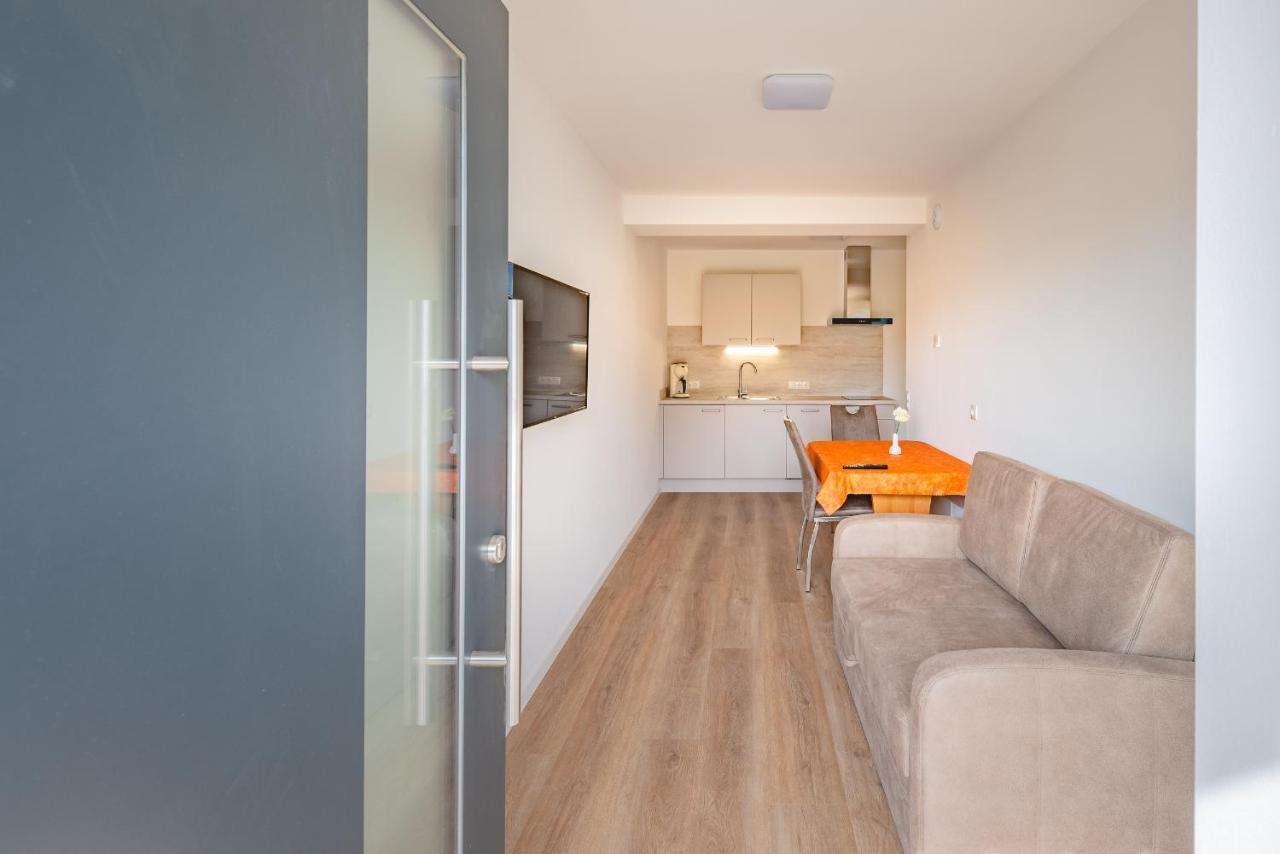 Haus Stolz Bed & Breakfast Appiano Sulla Strada Del Vino Exterior photo